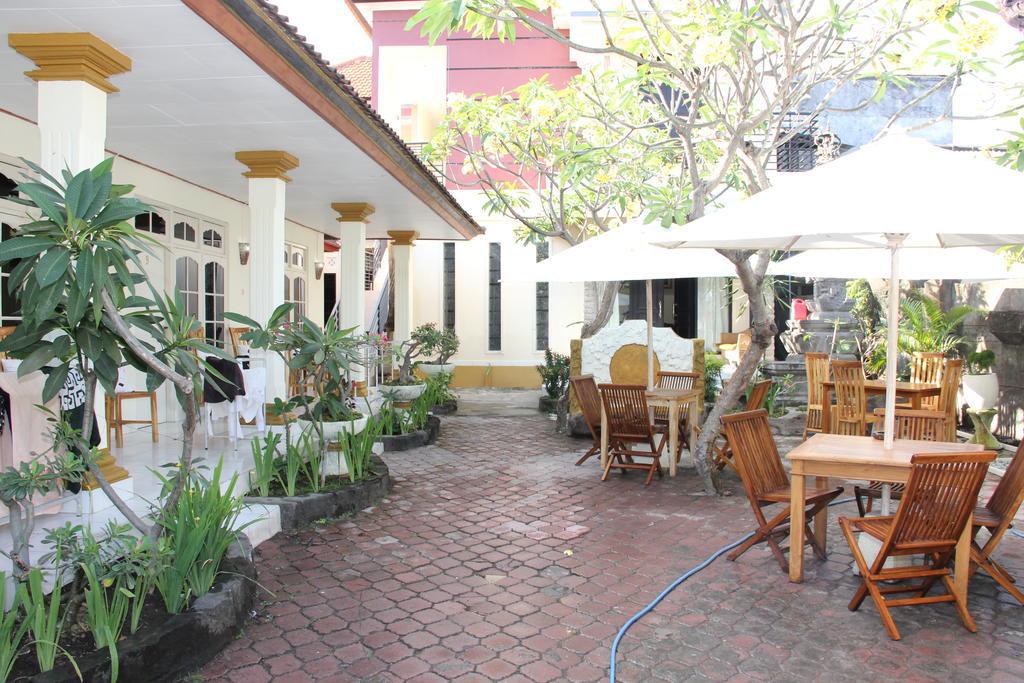 Warung Coco Hostel Kuta  Exterior photo